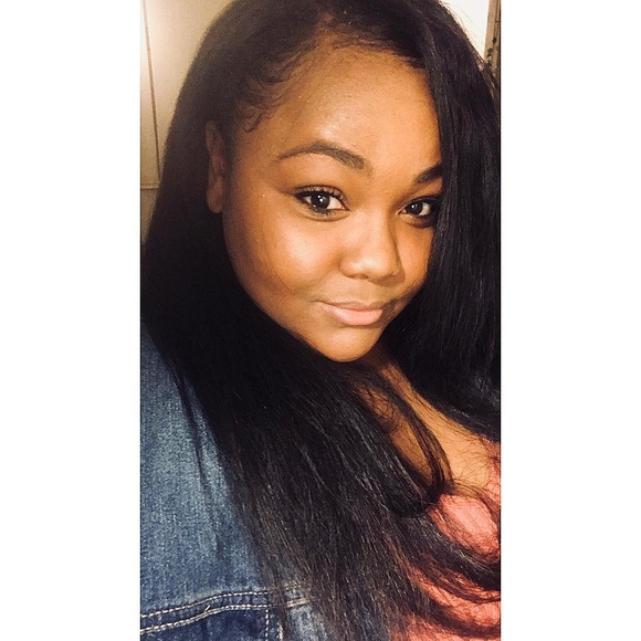 Meet your Posher, Janay - Picture 1 of 1